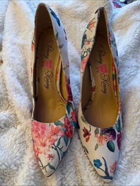 Penny Loves Kenny Cream Floral Pointed-Toe Pumps with Pink, Blue & Green Accents